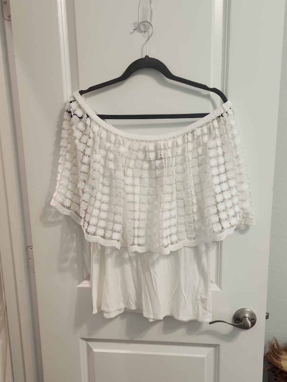 Thalia Sodi White Off-Shoulder Flat Floral Pom-Pom Lace Camisole Large